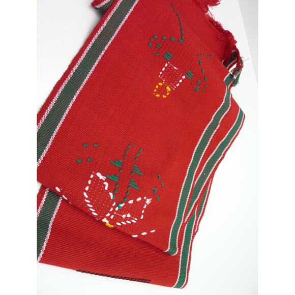 Vintage Boho Cottage Handmade Needlepoint Christmas Table Runner Decor Red - Picture 5 of 5